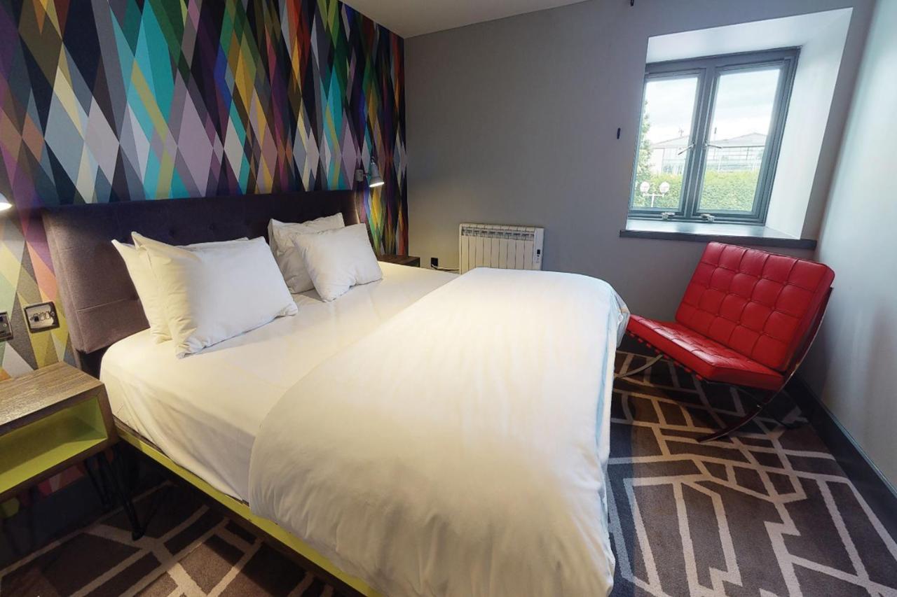 Village Hotel Wirral Bromborough Esterno foto