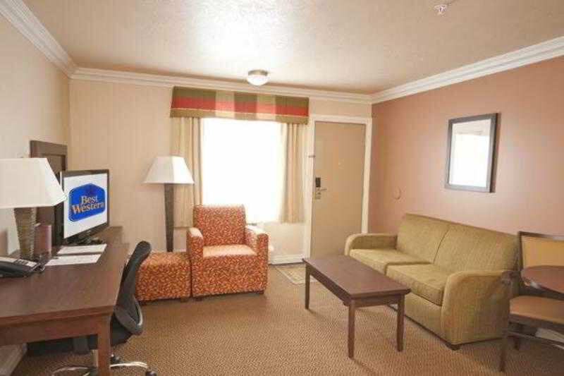 Village Hotel Wirral Bromborough Esterno foto